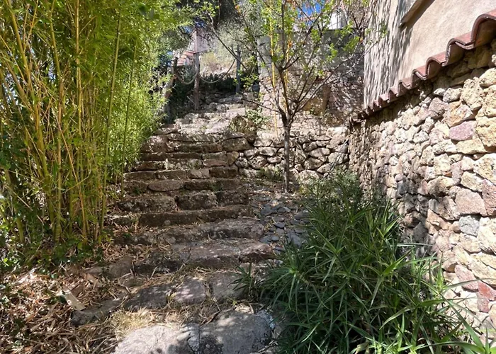 Bas De Avec Grande Terrasse Holiday home *