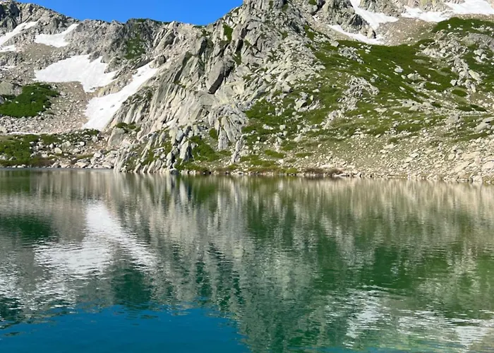 Bas De Avec Grande Terrasse Holiday home *